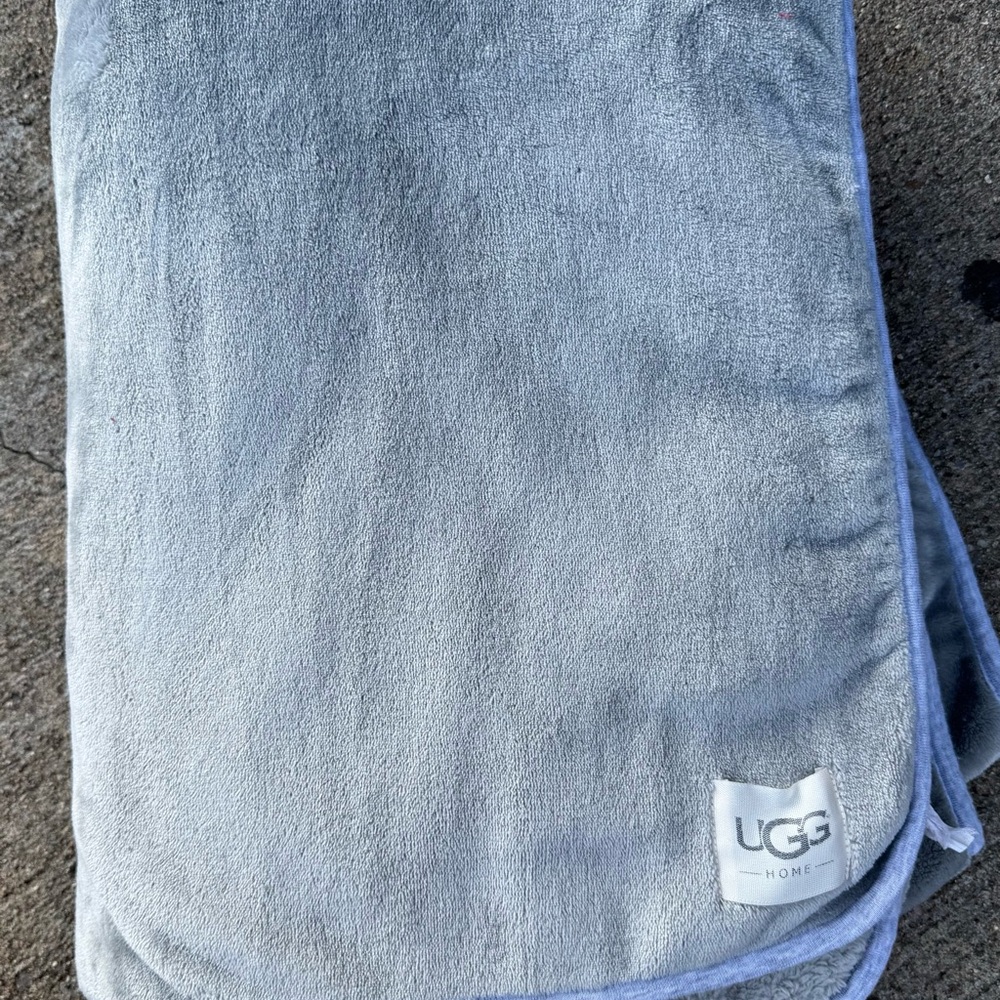 UGG Home Plush Silver Blanket
